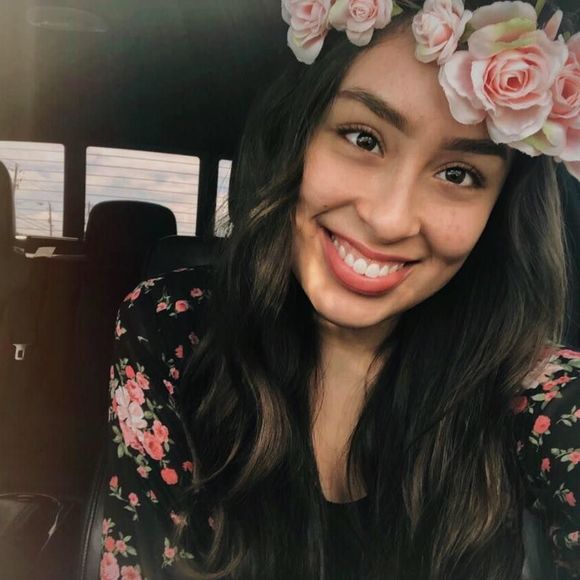 Meet your Posher, Sarah - Picture 1 of 1